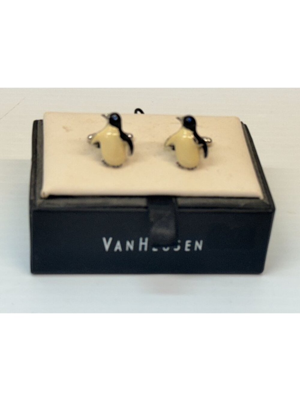 VanHeusen NEW penquin Cufflinks boxed